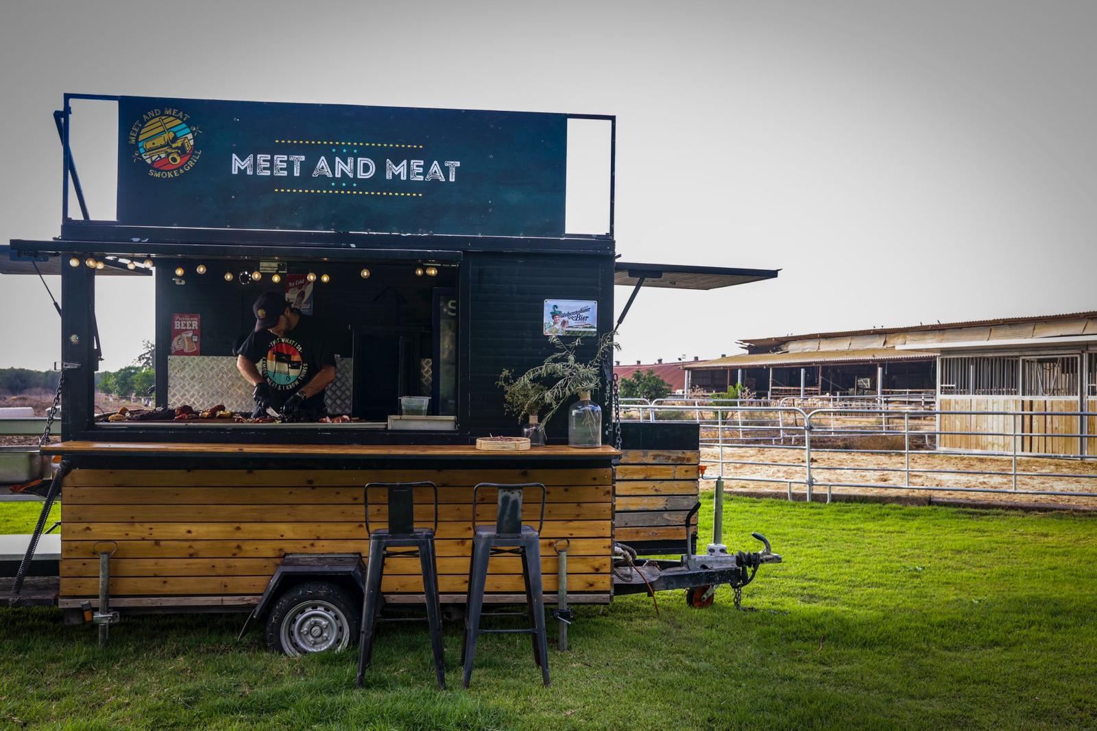 ליאור ועגלת הבשרים