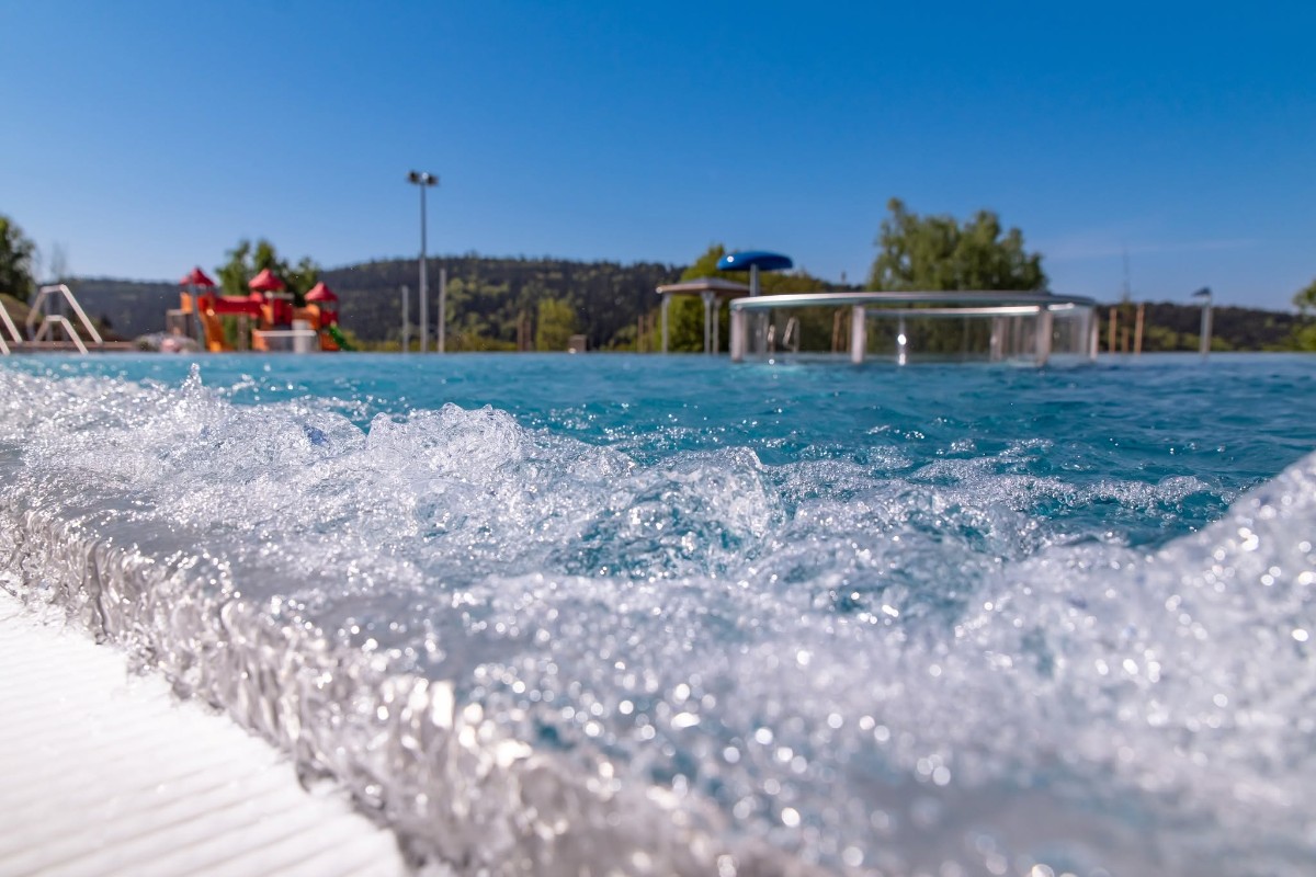 Karoli Badepark Waldkirchen — Freibad im Sommer