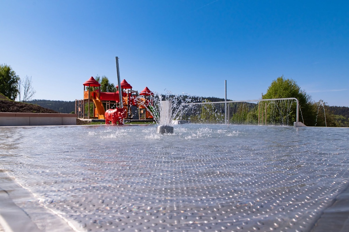Karoli Badepark Waldkirchen — Schwimmerbecken im Hallenbad