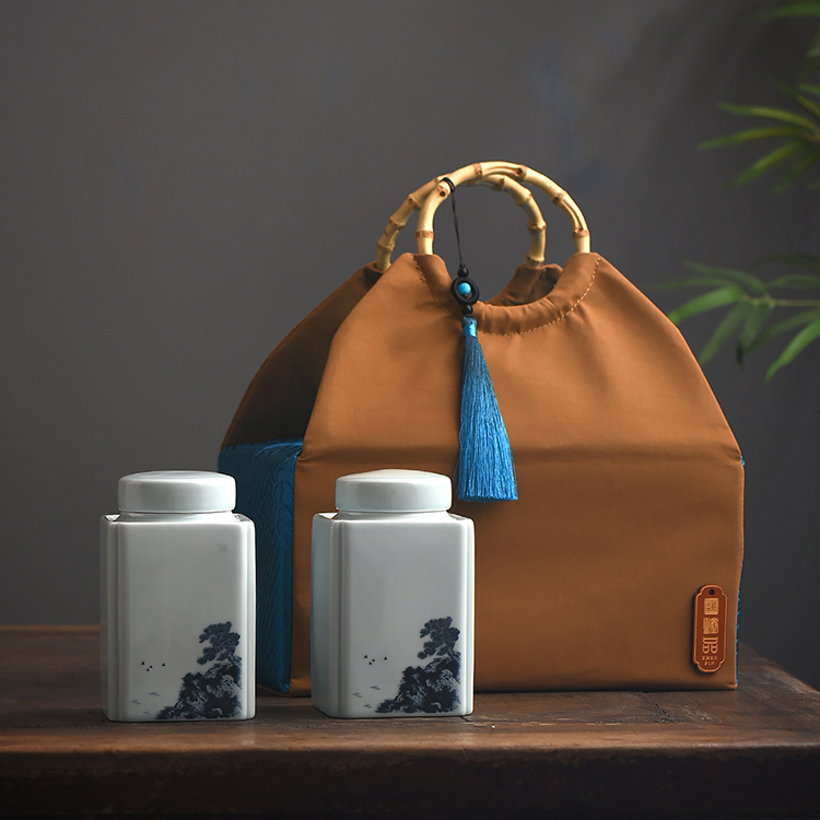 HŨ ĐỰNG TRÀ SỨ KÈM TÚI VẢI QUAI TRE CAO CẤP