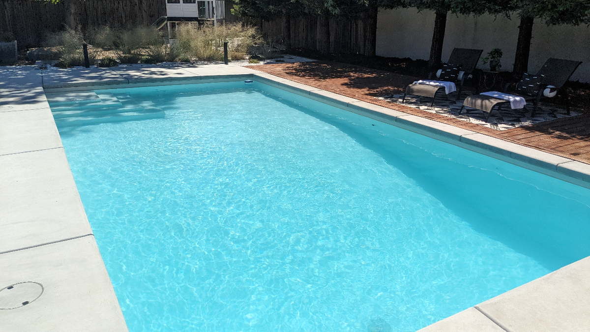 Modern geometric pool design