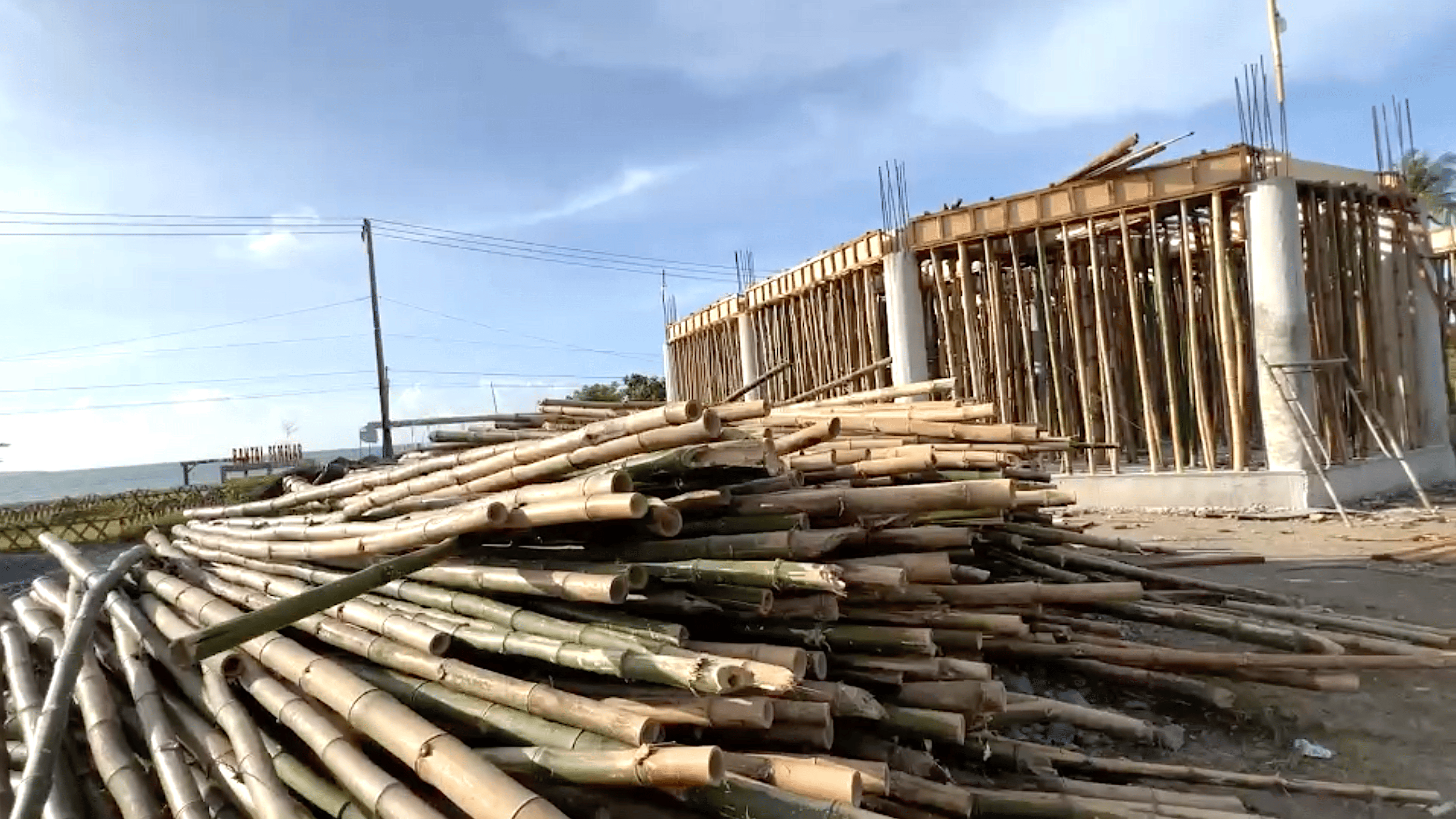 基礎工事・竹組みの様子