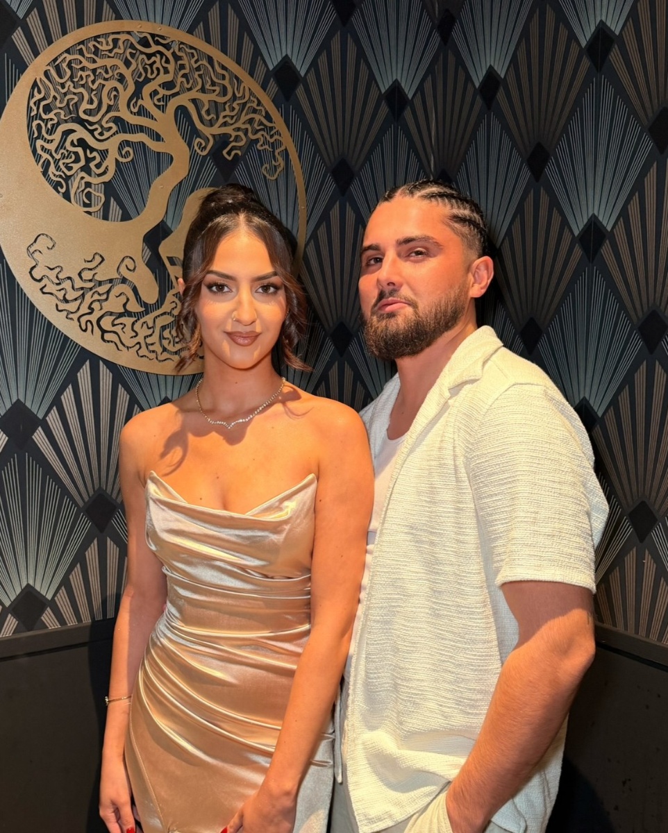 Téléphone affichant pizza et burger