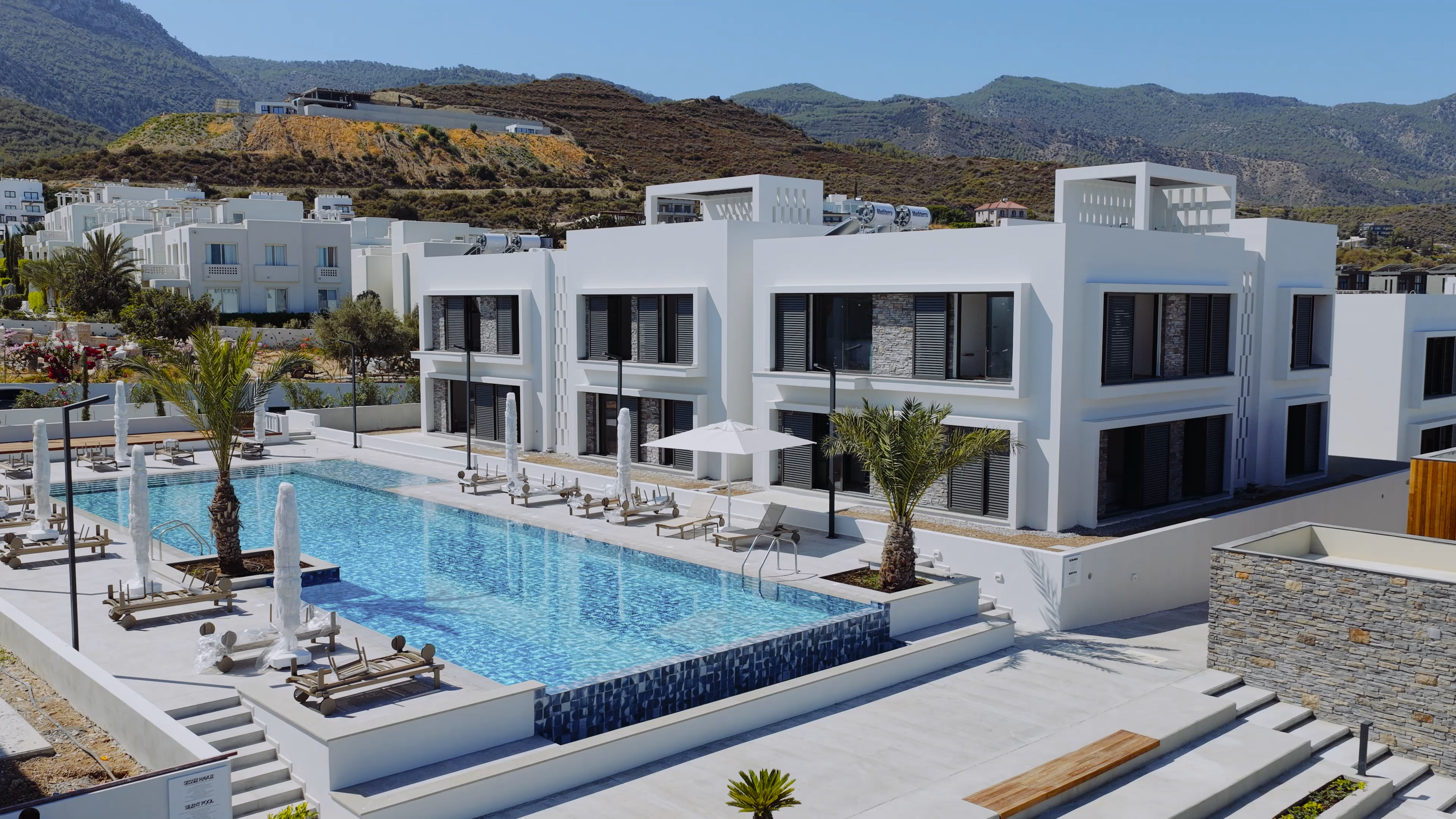 Swimming Pool & Recreation Area