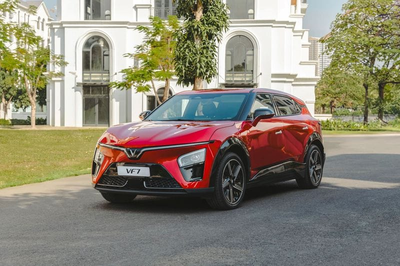 Trải Nghiệm Lái VinFast VF7 — Xe Điện Cao Cấp Cho Thuê Tại Đà Nẵng