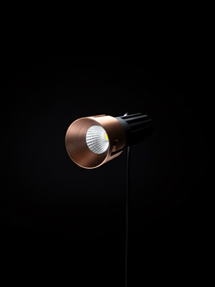 Mini Spot avec Lampe Intégrée