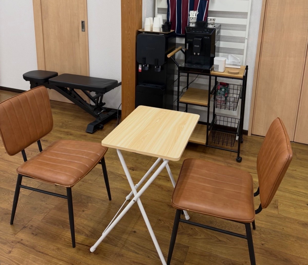 At Home 北長瀬 カウンセリングテーブル