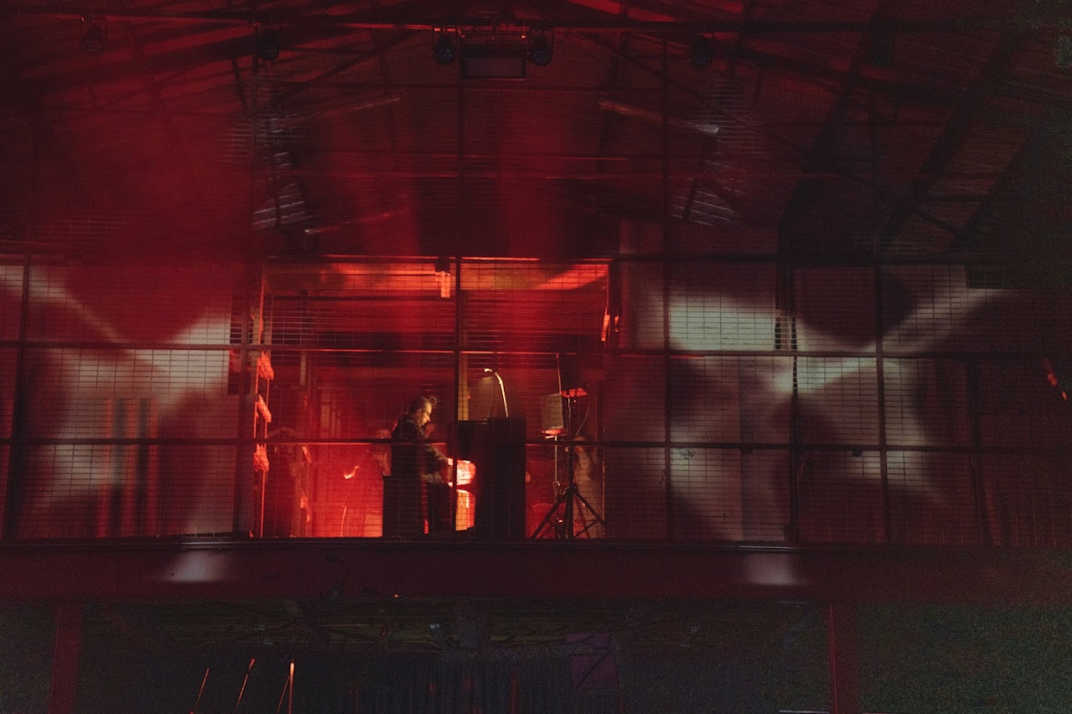 Tubos y Teclas — galpón industrial, Santiago centro