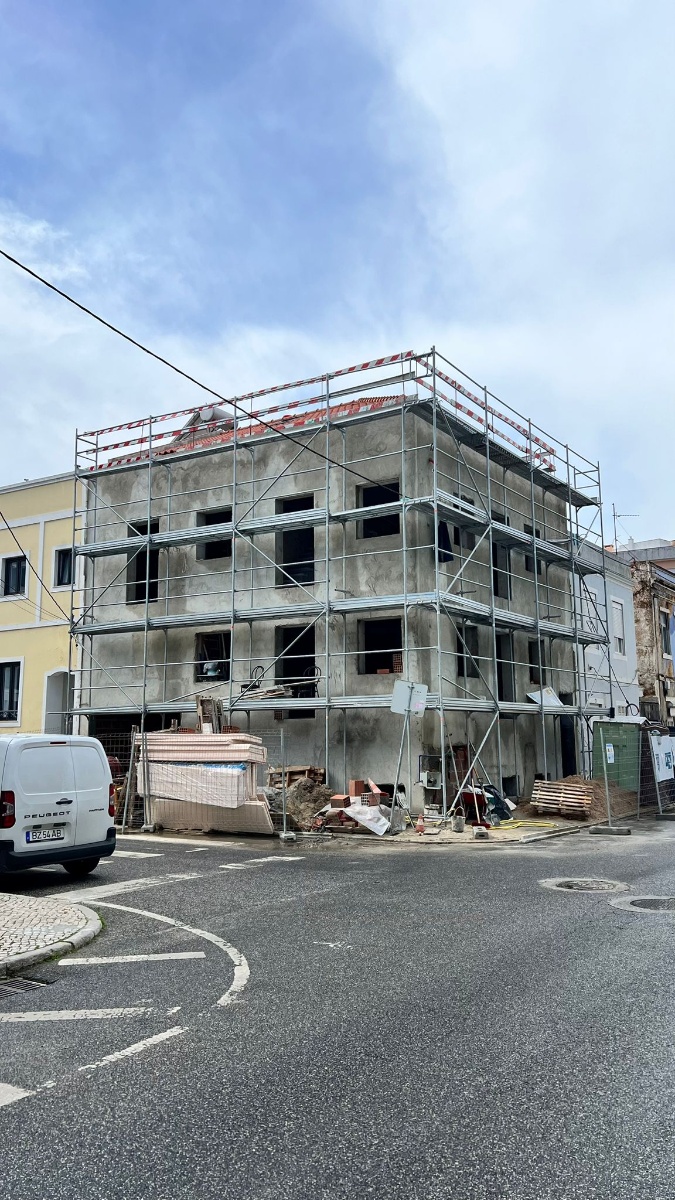 Obras em Andamento - Construção de Edifício