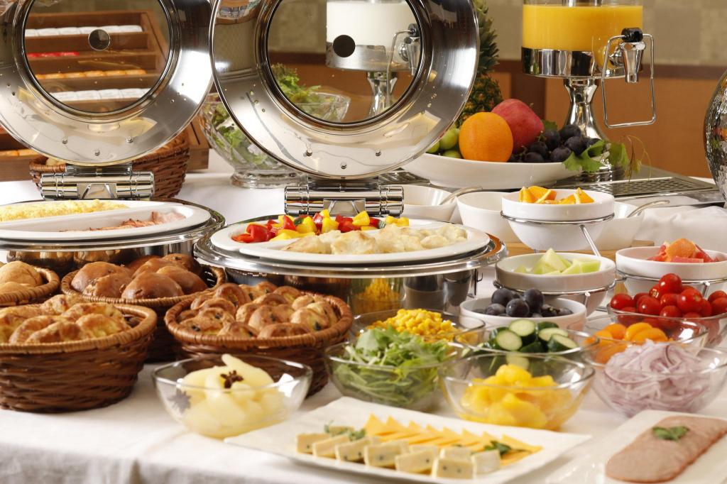 ANA Crown Plaza 로비