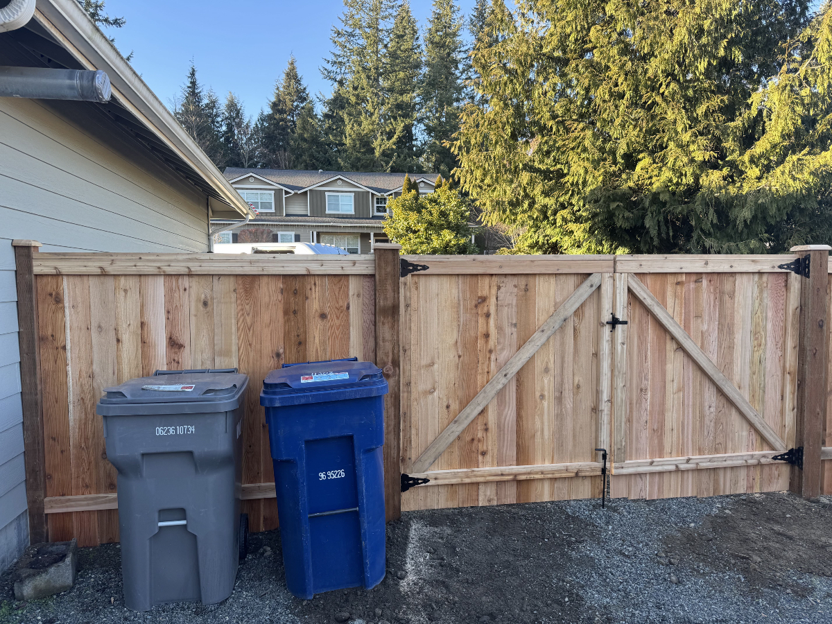 Cedar Fence with Gate - Everett