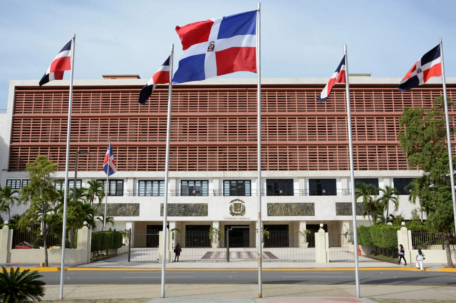 Senado dominicano aprueba reforma a la Ley Electoral que moderniza el sistema de votación