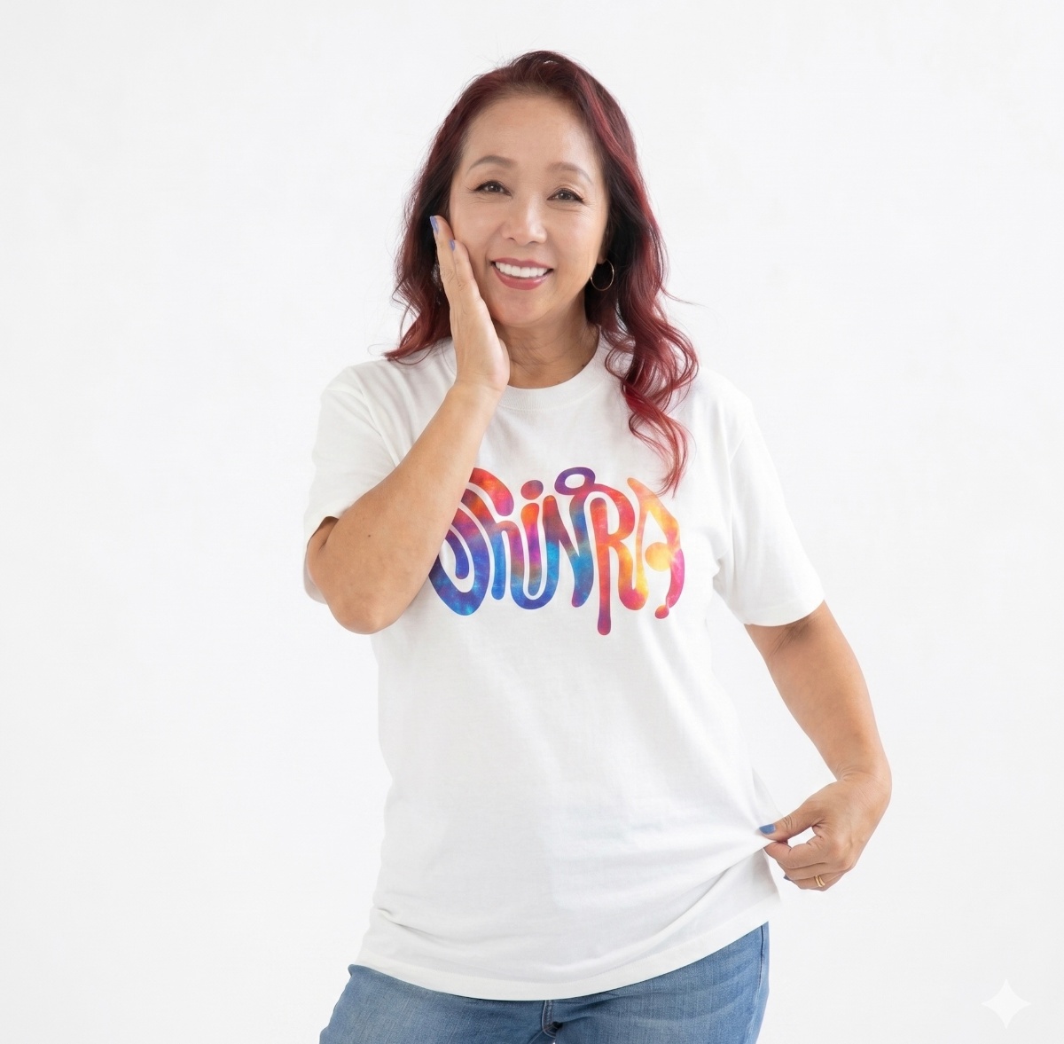 穴口恵子 SHINRA Tシャツ着用