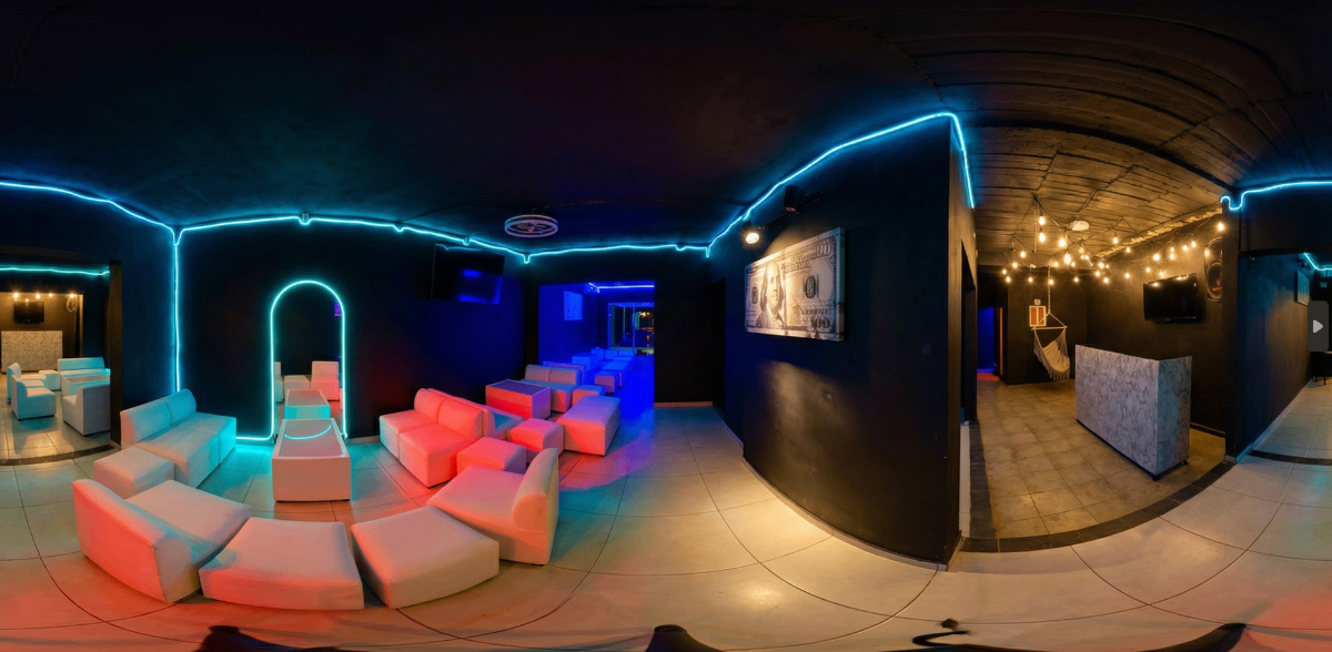 Vista panorámica del salón Mantra Playas