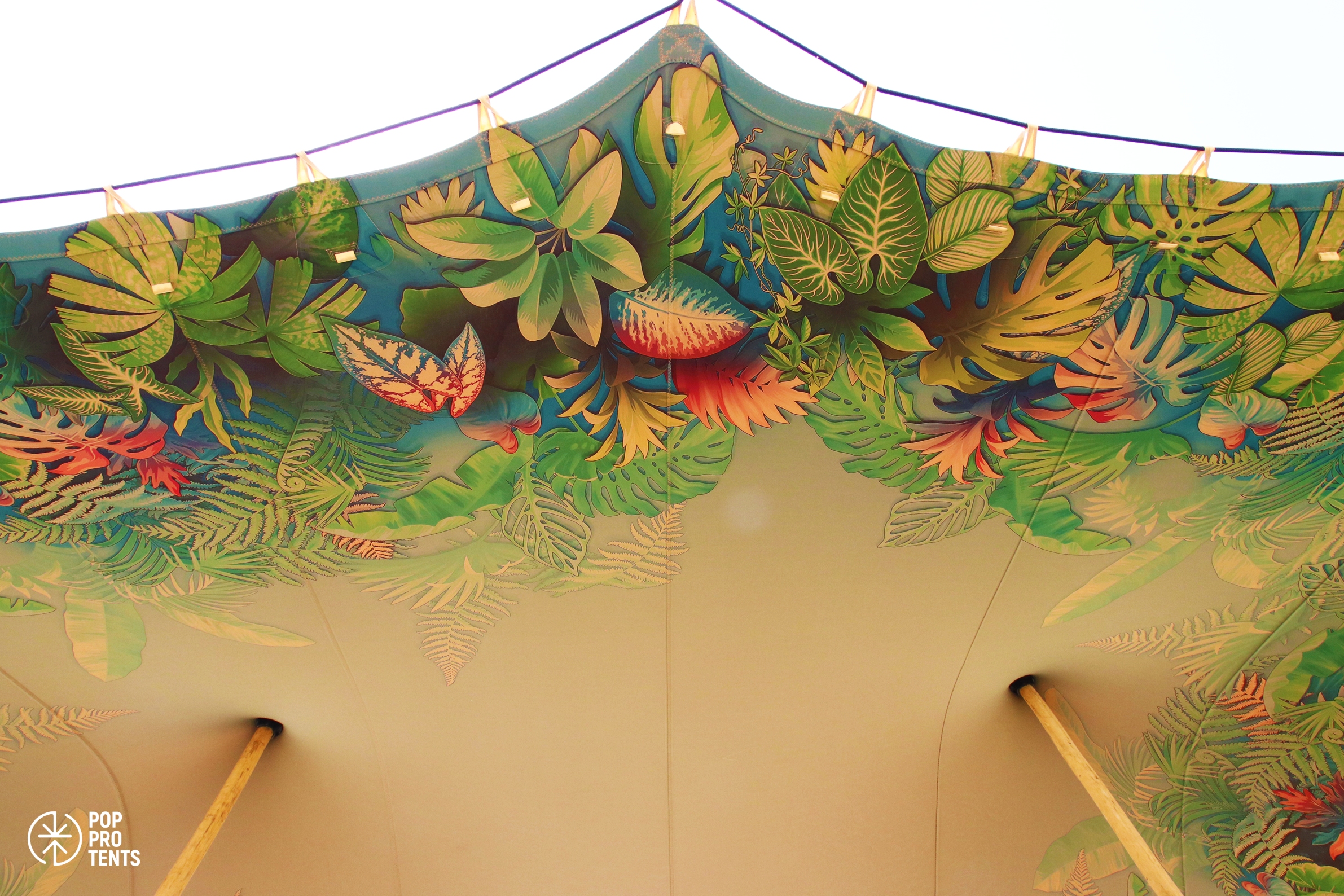 Printed stretch tent with tropical floral design