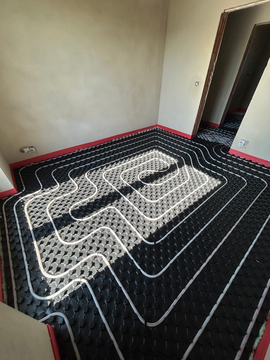 Instalace topného systému v rodinném domě