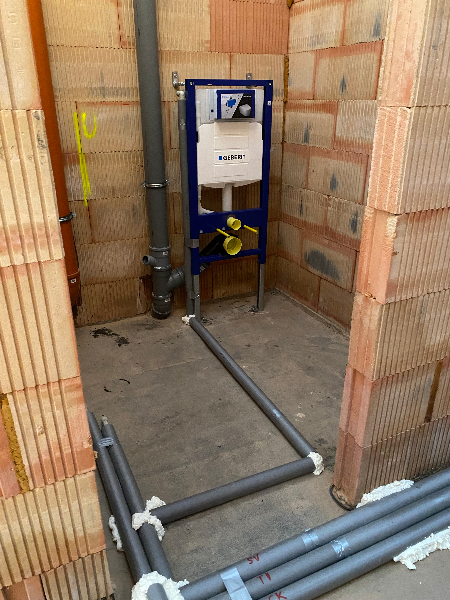 Instalace podomítkového WC systému Geberit s odpadním potrubím