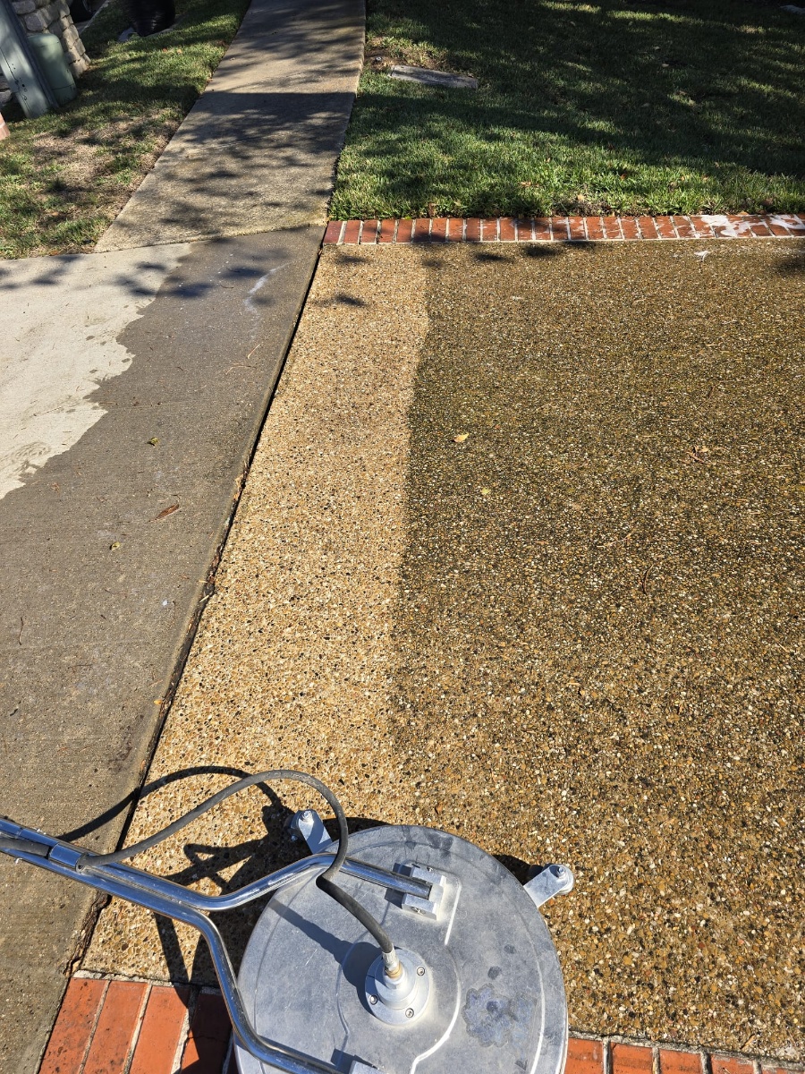Driveway & Sidewalk Cleaning