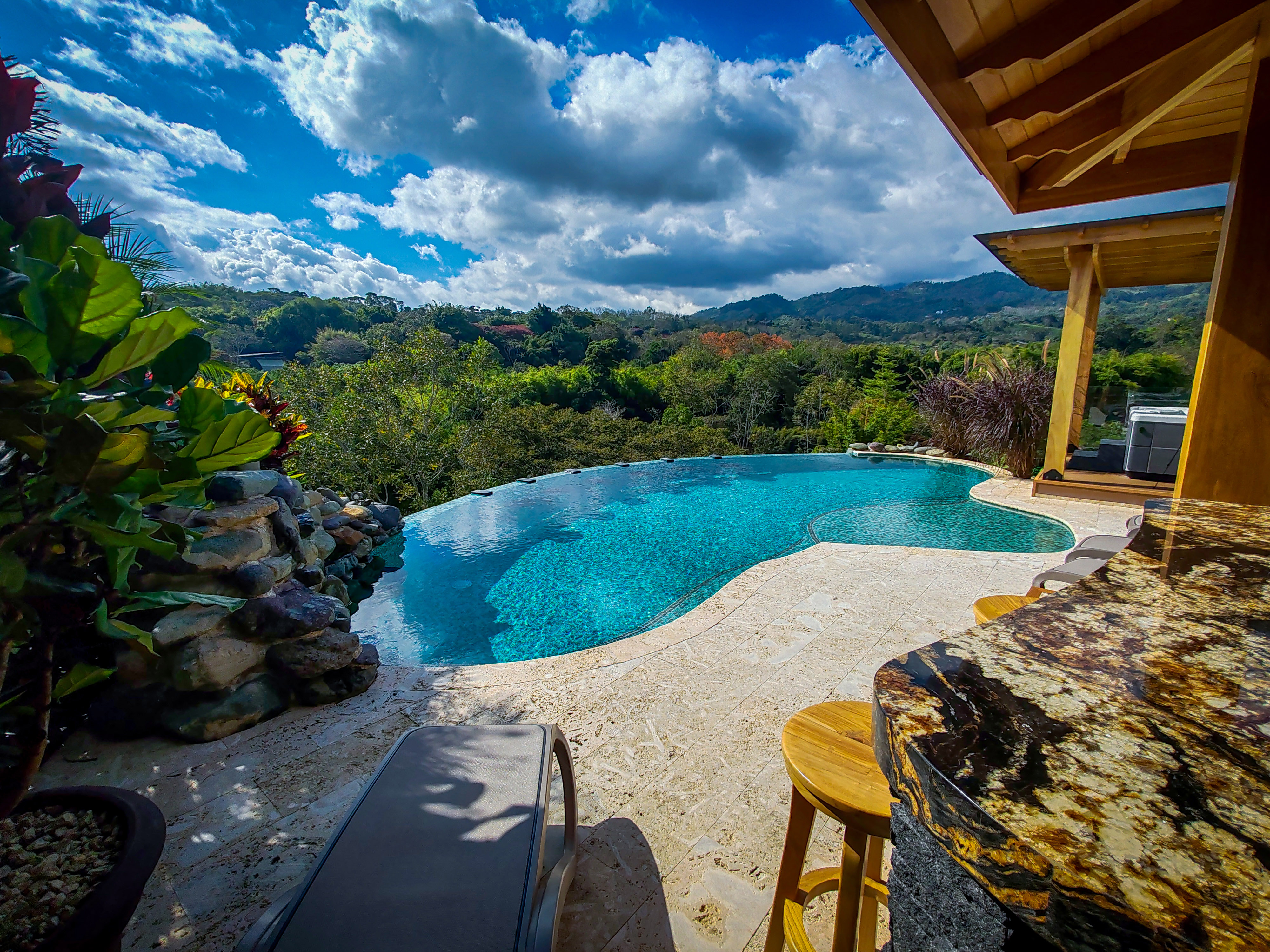 Piscina Infinity - River Song Village - foto 2