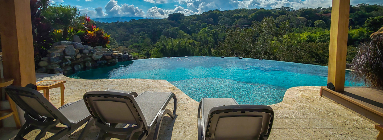 Piscina Infinity - River Song Village