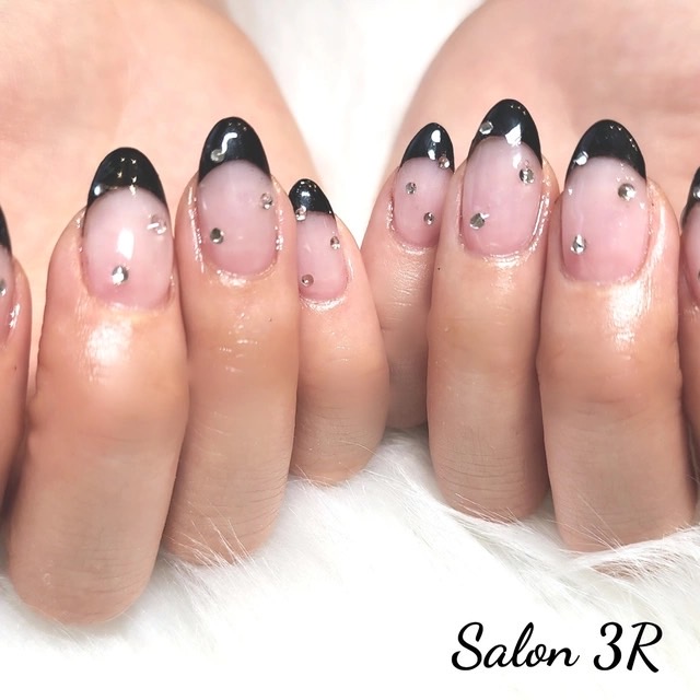 フレンチネイルデザイン