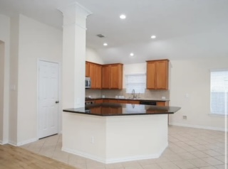 8802 Rocky Knoll Ln, Houston, TX