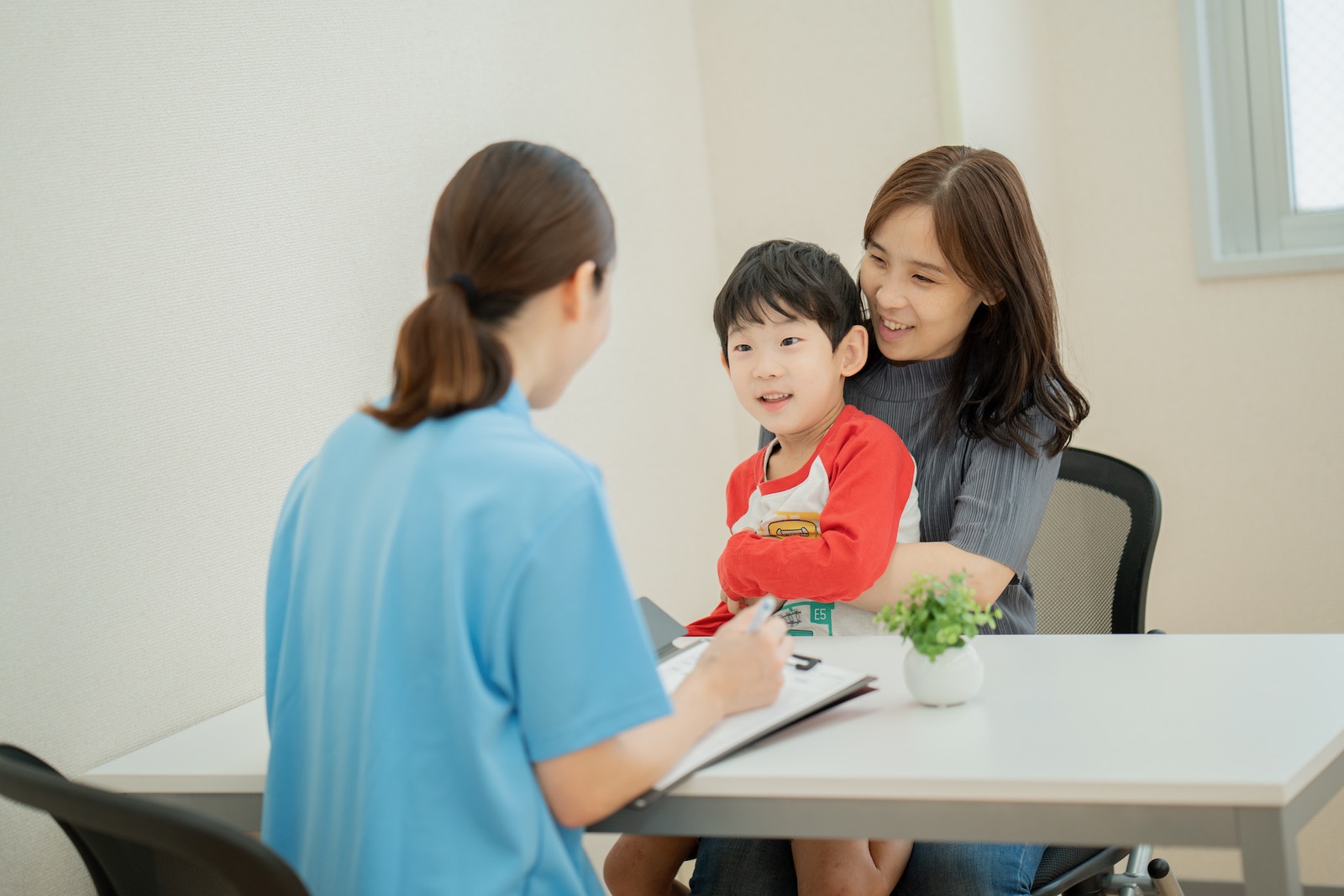 保護者の不安を専門家の安心感に変える