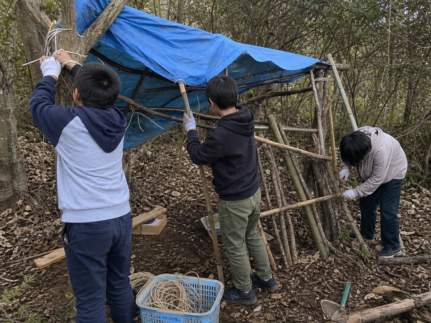 木工 秘密基地作り
