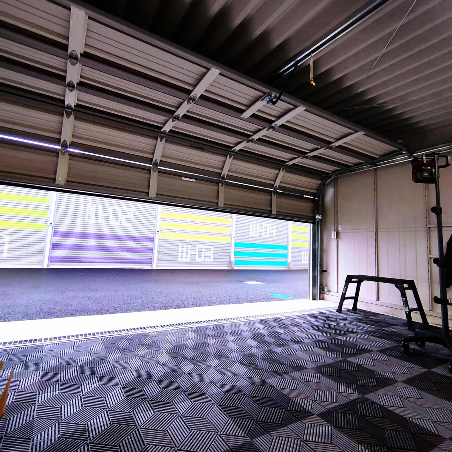 三郷市 屋内セルフ洗車場 THE GREAT GAMBIT