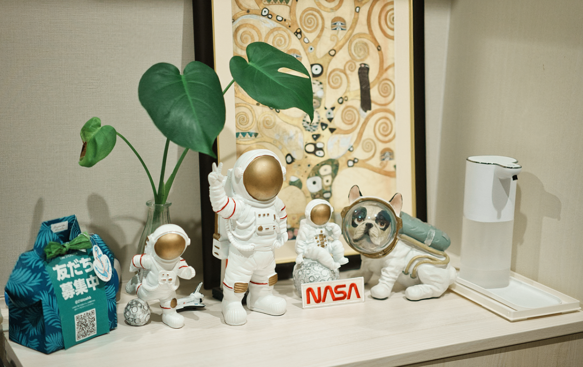 ZEROSPACE HANAMARU 玄関の宇宙飛行士