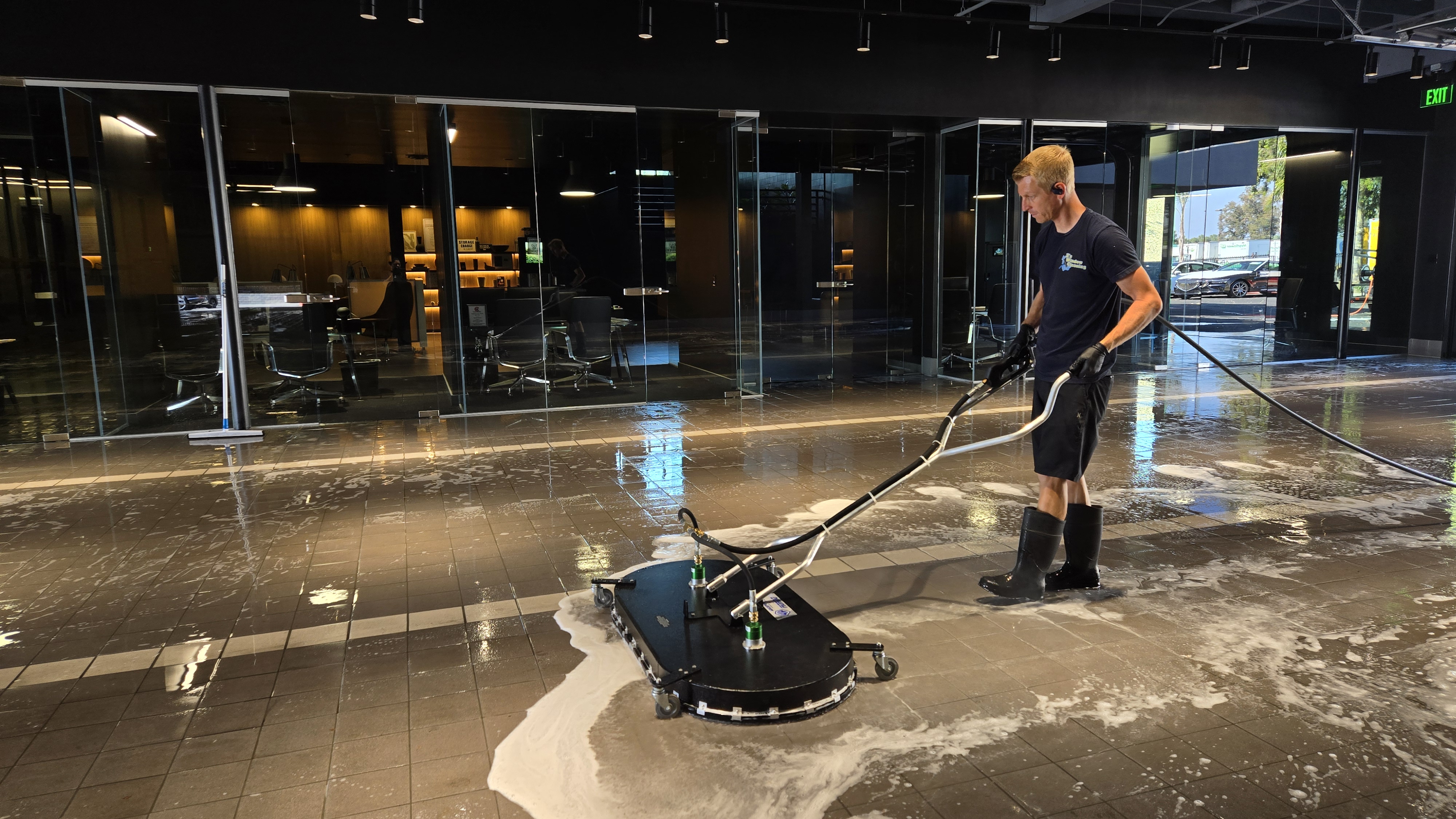 Z's Window Cleaning — Eastvale, Riverside County Window cleaning and pressure washing in Eastvale, CA