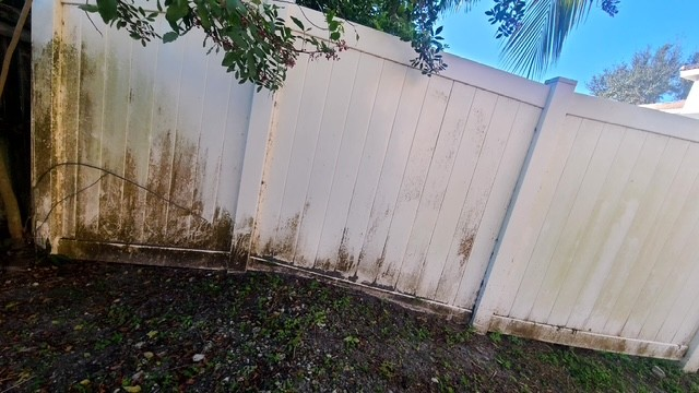 Before - Fence Restoration - Pressure Cleaning