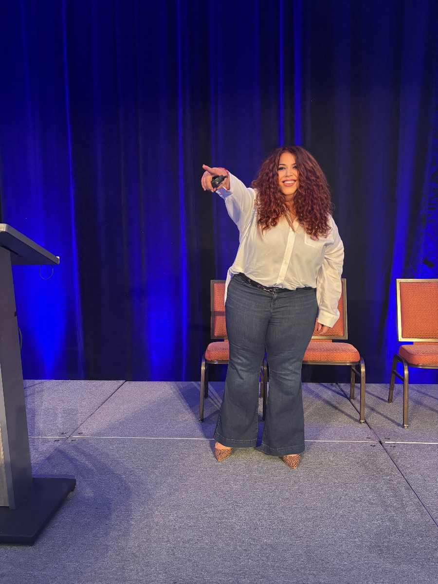 Julie Chavez - Founder of MasDeUna