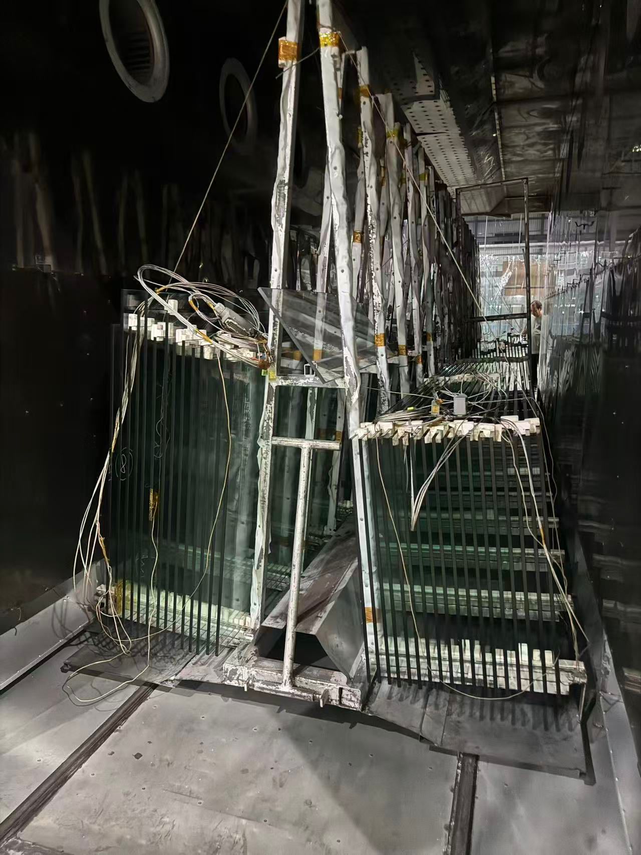 內地玻璃熱浸監督