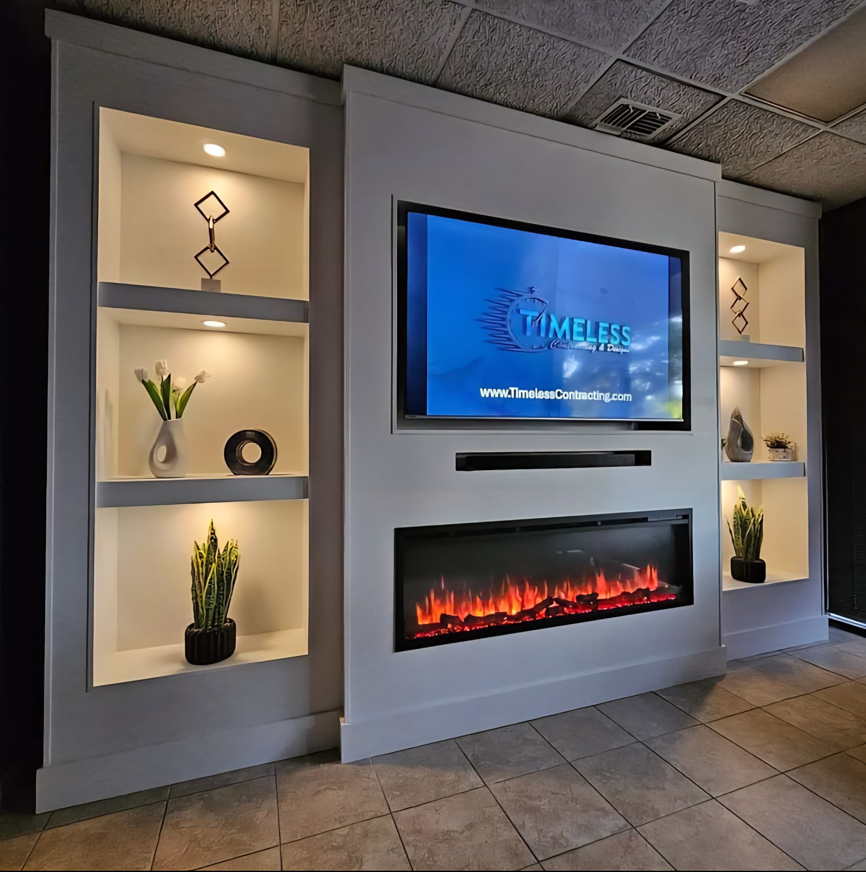 Moderne wandtextuur met verlichting