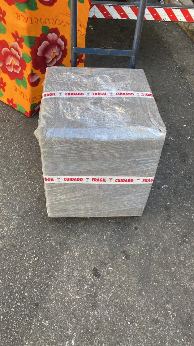 Móvel embalado com cuidado