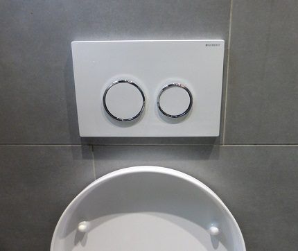 Oprava tlačidla splachovania