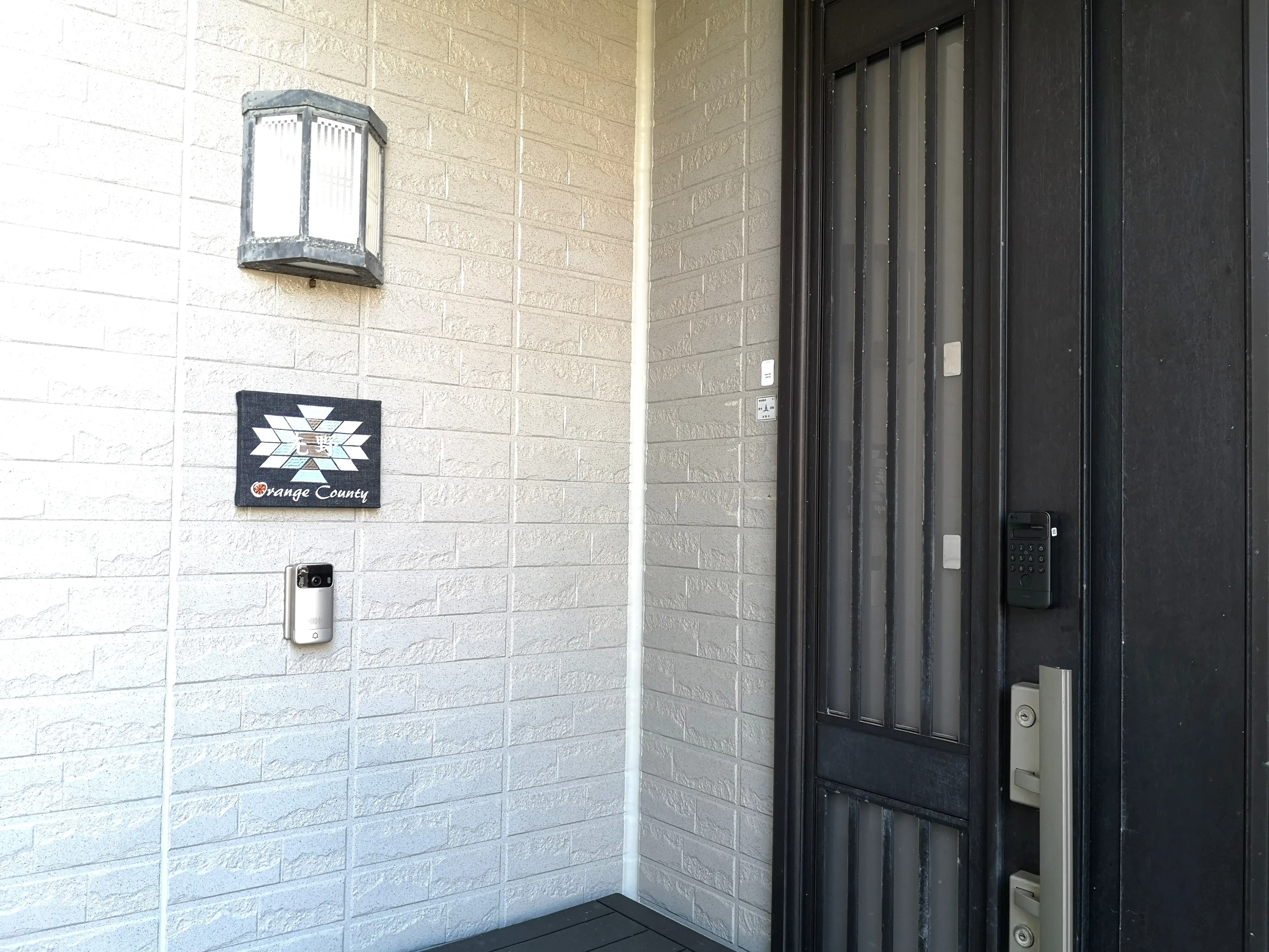 スマートロックと人感センサー付きカメラ