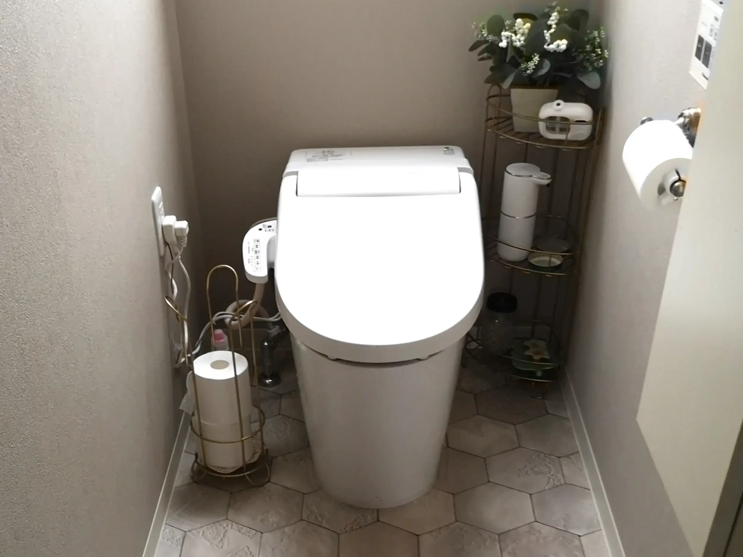 清潔なウォシュレット付きトイレ