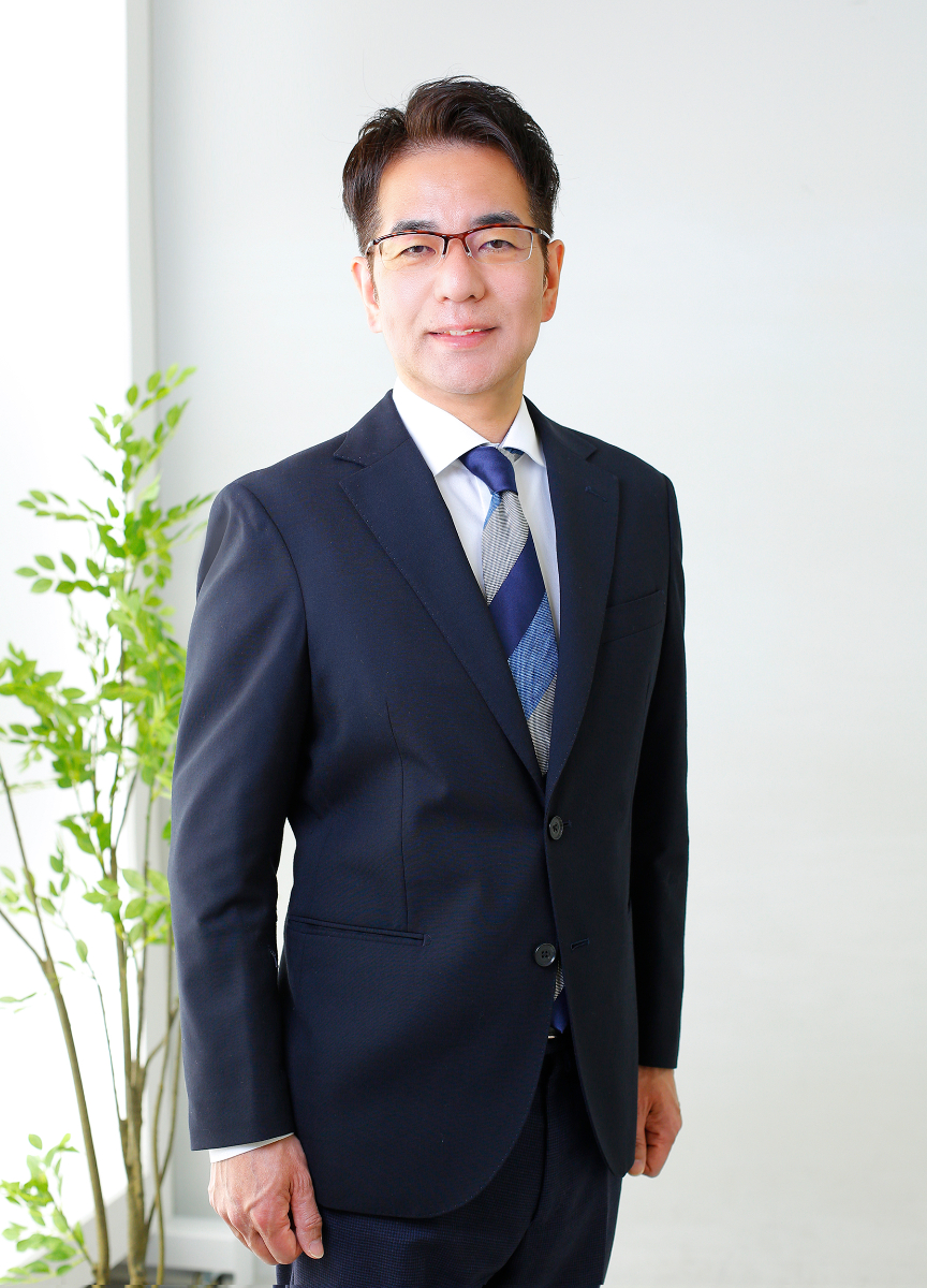 行政書士 伊敷 紀巳雄