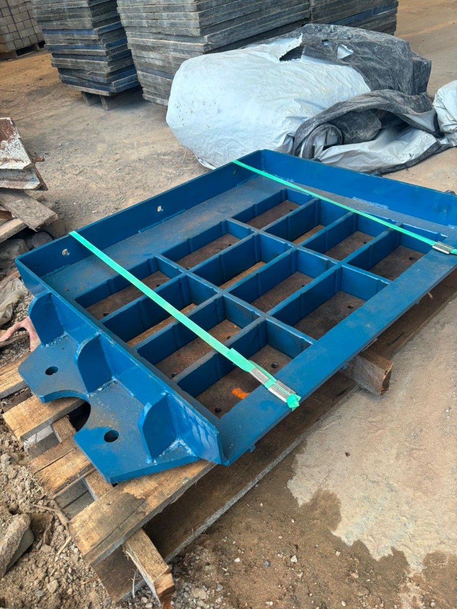 Formas novas de aço para fabricação de blocos e pavers de concreto – Ideal Blocos Sinop MT