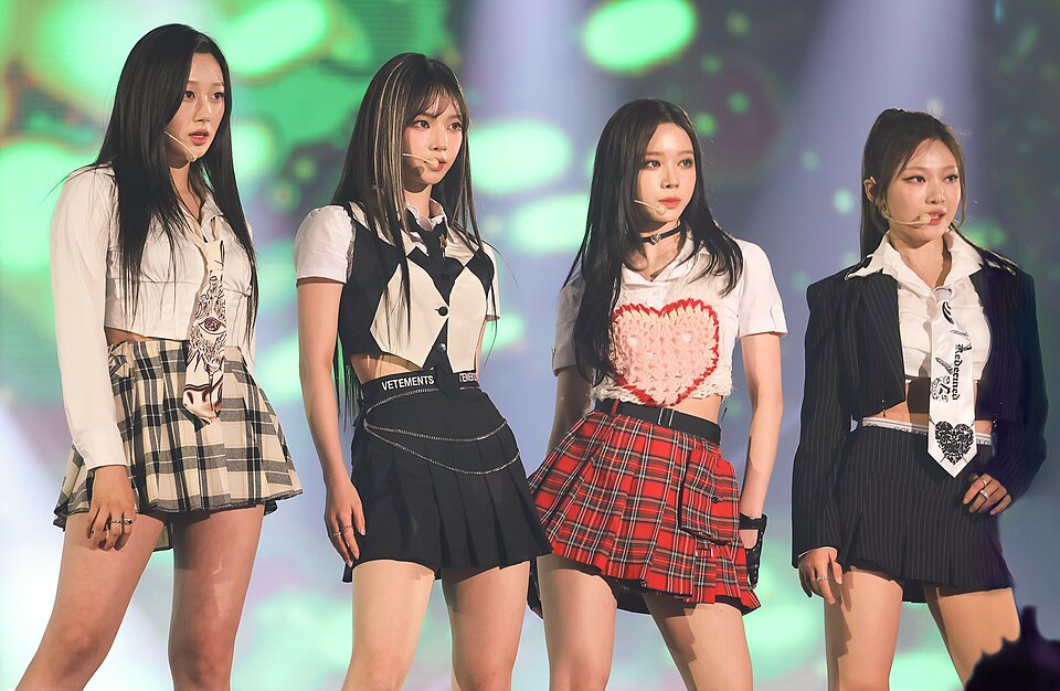 aespa紅白歌合戰首登遭質疑,寧寧舊照引爆中日輿論風暴