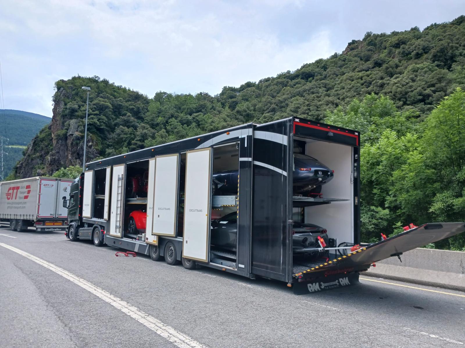 Zacky Car Solutions team en moderne vrachtwagens