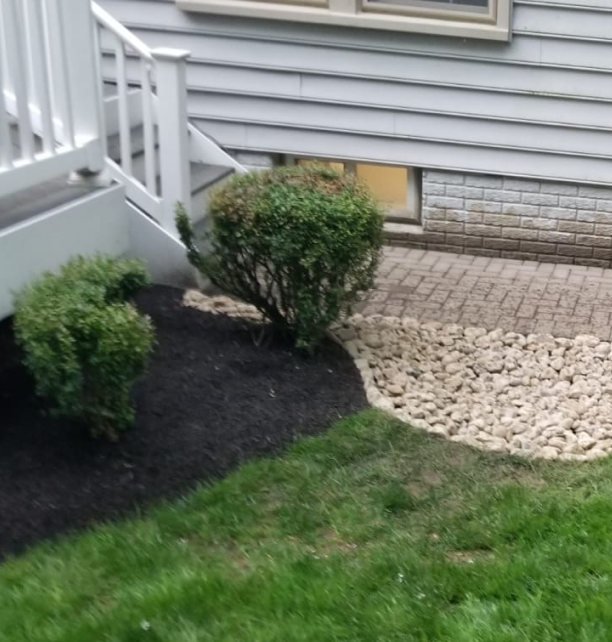 Professional Landscaping & Mulching