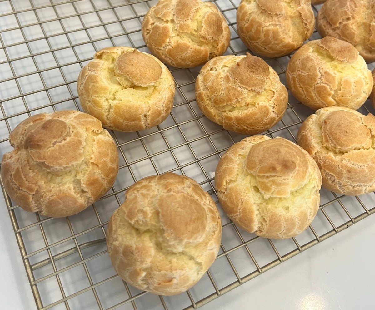 Custard cream puff