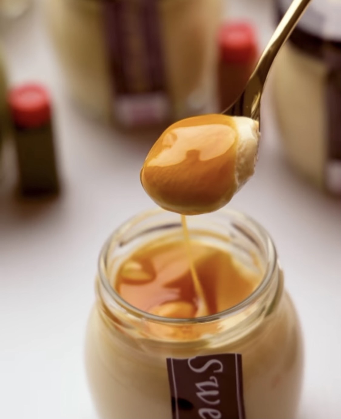 スプーンを入れる瞬間