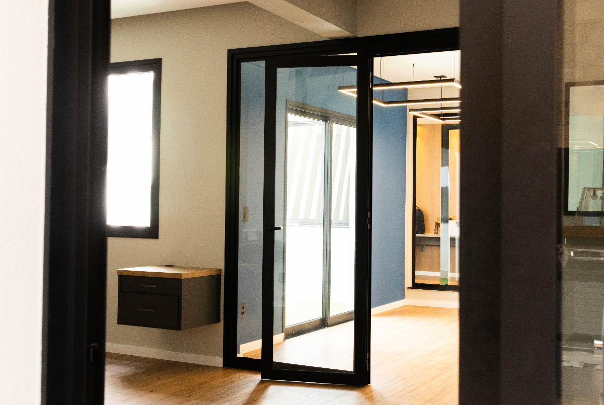 Profissional com esquadria