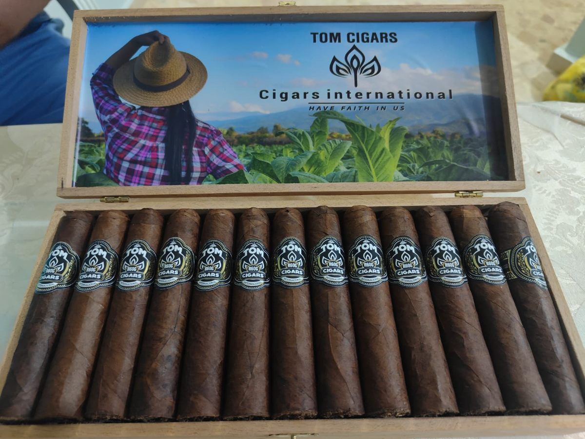 TOMS Cigar