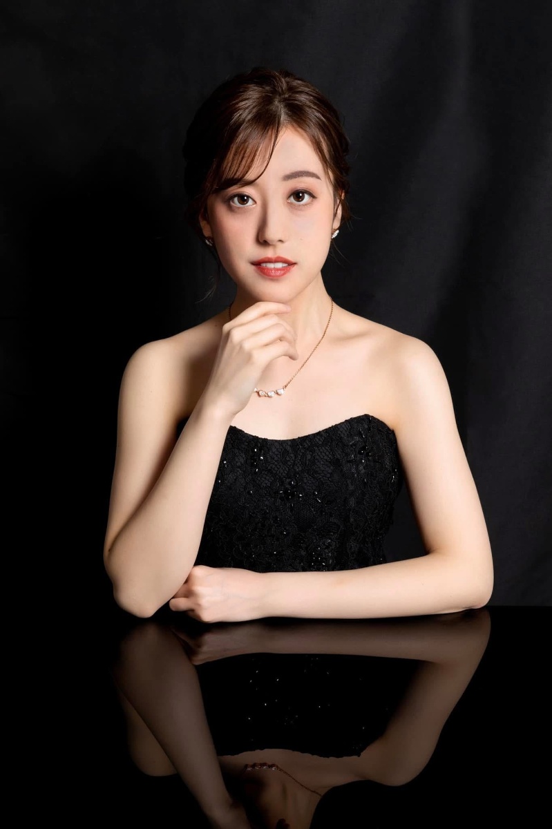 Yukimi Okuda performing