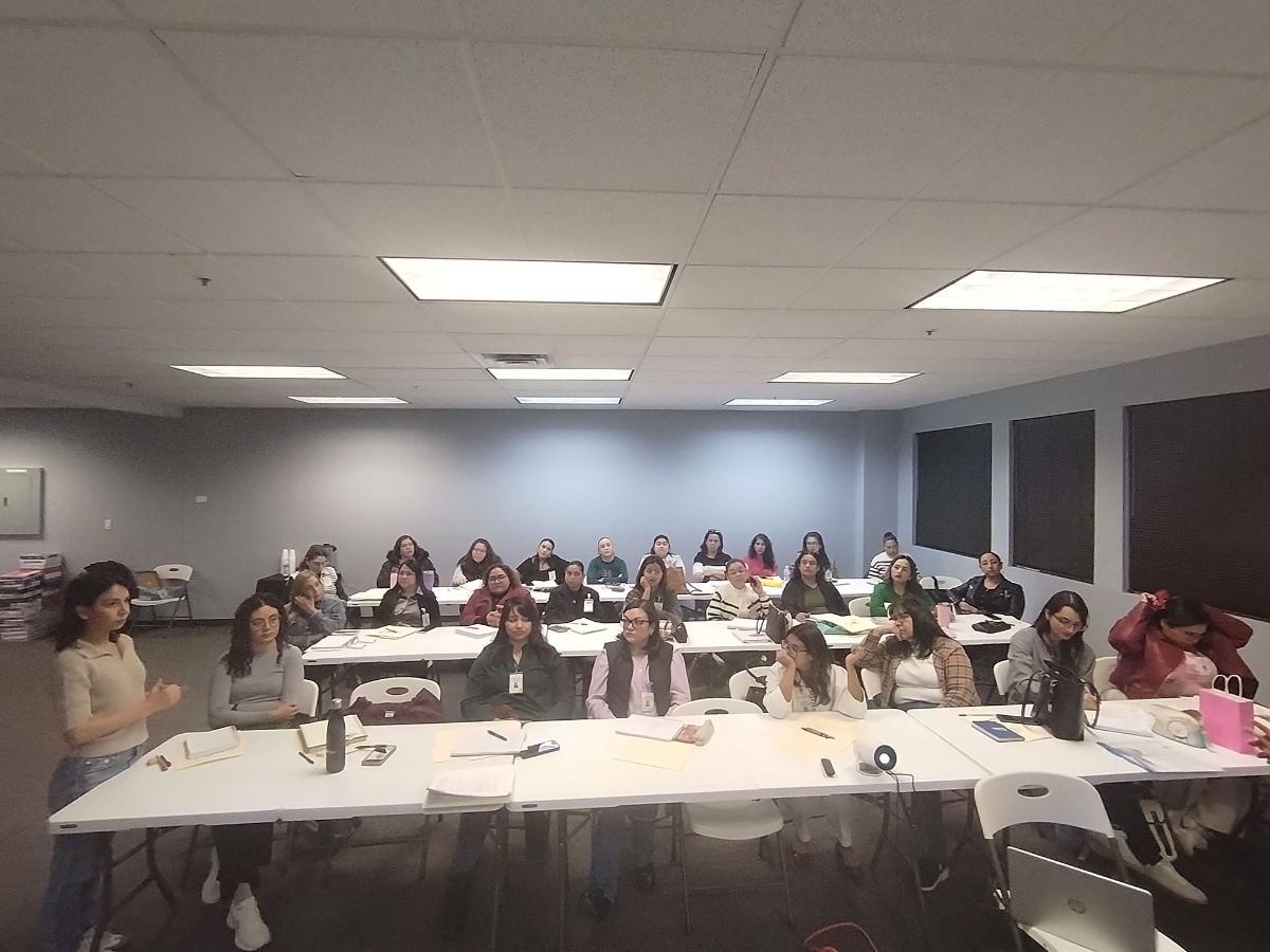 Grupo de estudiantes en clase - Instituto Aztlan